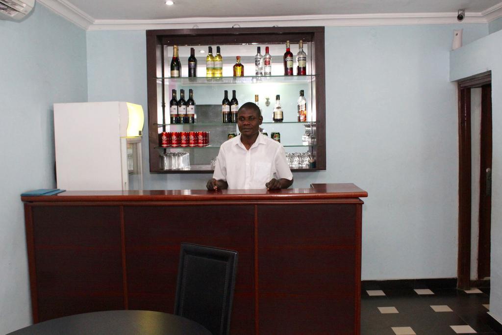 Bluespring Hotel Maryland Extérieur photo