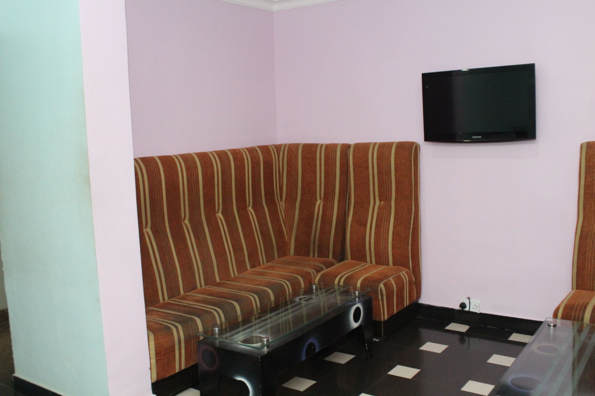 Bluespring Hotel Maryland Extérieur photo