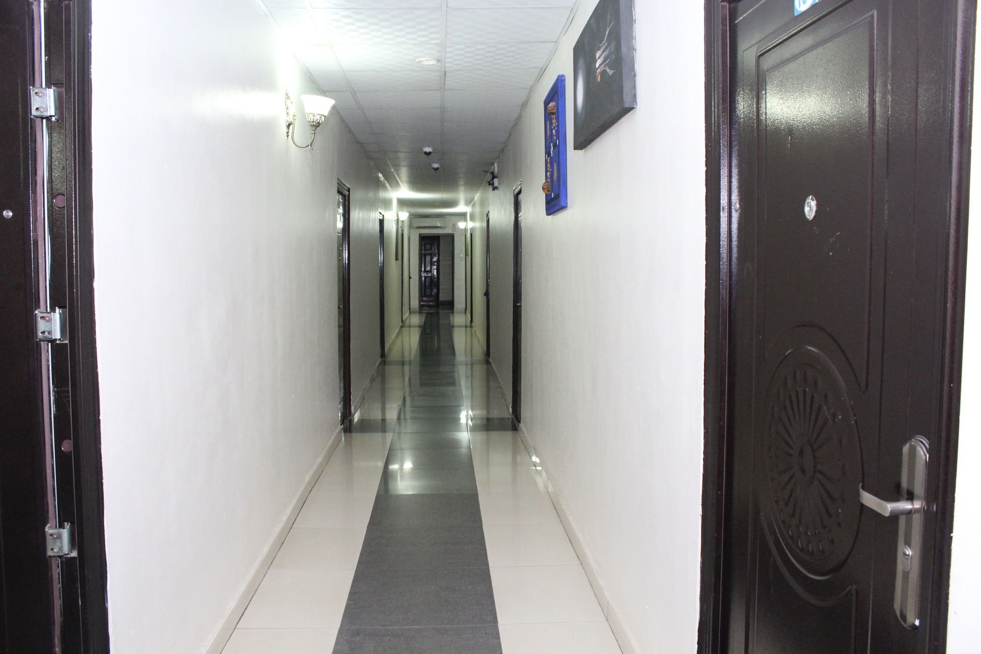 Bluespring Hotel Maryland Extérieur photo